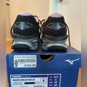 Brand new Mizuno Wave Creation 20
